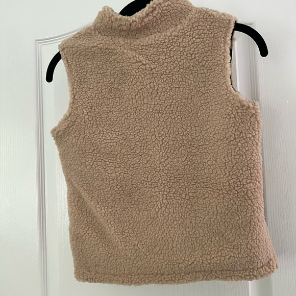 Miles Fur Vest SZ 7 Years - Picture 2 of 4